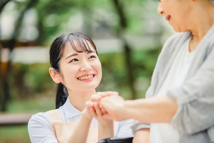 看護師・看護アシスタントと患者さん